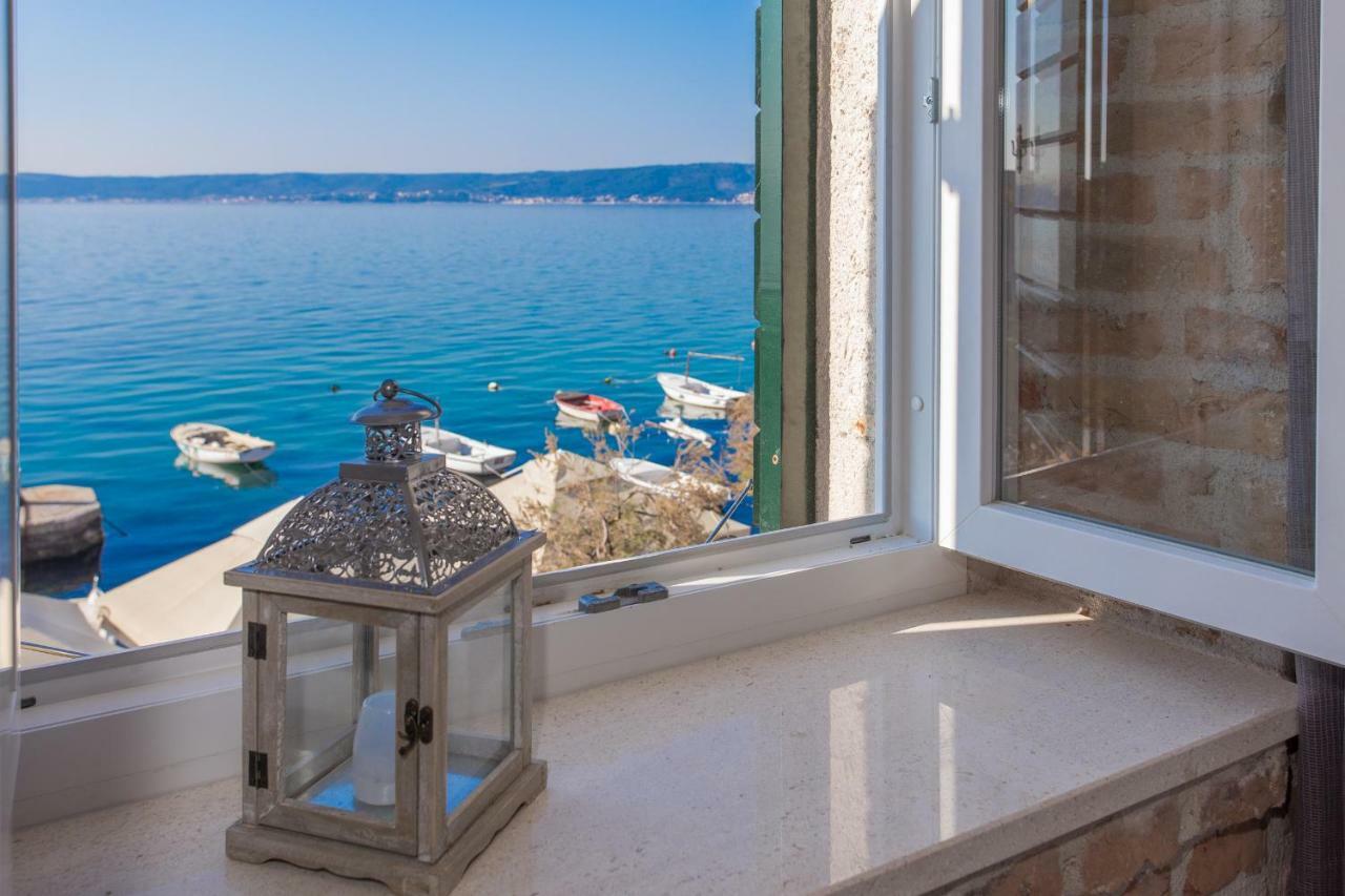 Seafront Apartment In Historical Cippico Castle Kastela Dış mekan fotoğraf