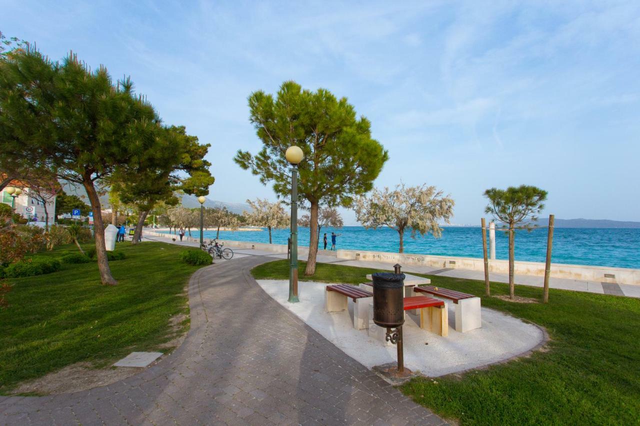 Seafront Apartment In Historical Cippico Castle Kastela Dış mekan fotoğraf