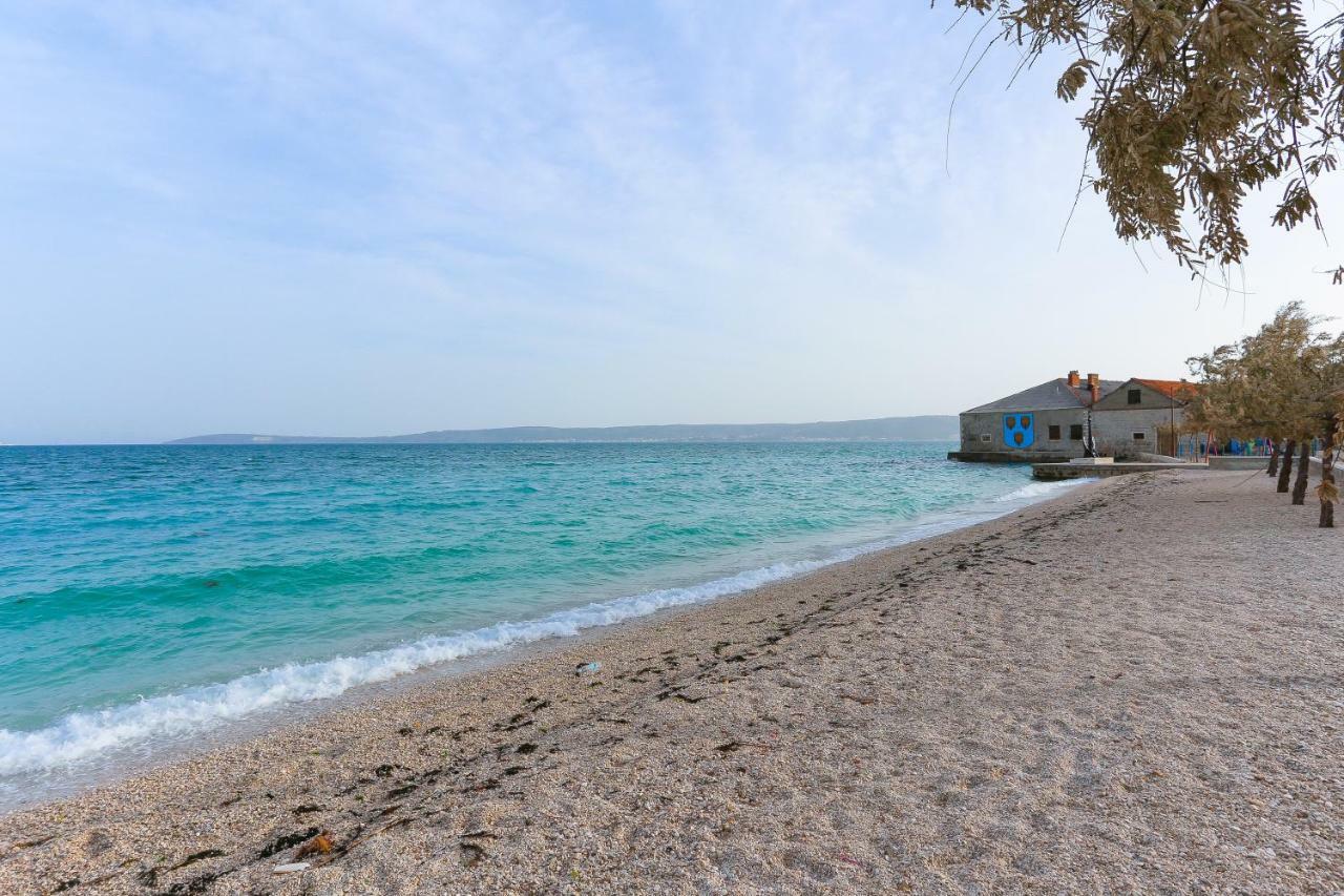 Seafront Apartment In Historical Cippico Castle Kastela Dış mekan fotoğraf