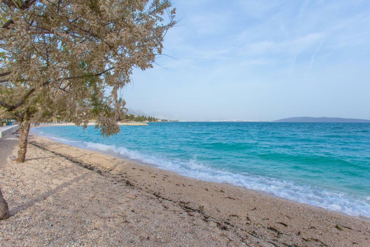 Seafront Apartment In Historical Cippico Castle Kastela Dış mekan fotoğraf